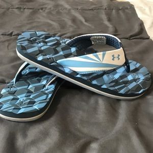 Youth Under Armour Flip Flops